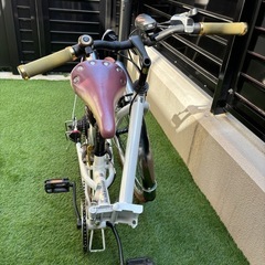 折り畳み自転車　白　700C (26インチ〜27インチ相当)　7段変速 CAPTAIN STAG　　　の画像