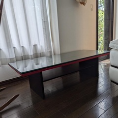 黒の木製コーヒーテーブル②