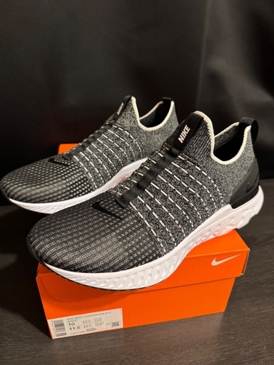 ナイキ　リアクト　ファントム フライニット2（Nike React Phantom Flyknit 2）28cm の完全新品をあげます