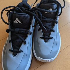 アディダス　子供用　バスケットシューズ　20cm　中古品