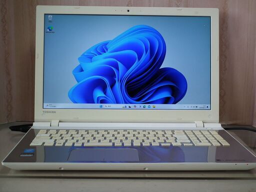 【SSD240GB搭載WIN11Pro 東芝 Dynabook T55/RG Core-i3/ﾒﾓﾘ8GB/Office365】