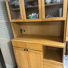 キッチン収納　無垢材使用