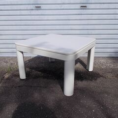 お譲りします！ 正方形家具調こたつ 【コード欠品】（中古・Bランク）