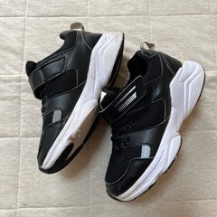 キッズ　シューズ　スニーカー　黒　20cmの画像