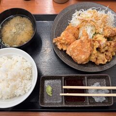 【都心に社員寮完備】社員平均年収 7 0 0 万!!【平成生まれ...