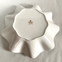 【新品！超美品!】Sango Magna 洋食器 日本製 三郷陶器 フリル フルーツ柄 フレアー ボウル 深皿 盛皿 大皿 陶磁器 盛り皿 デザート皿の画像