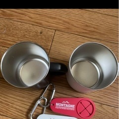 マグカップ、蓋付きの画像