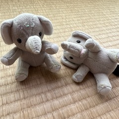 映画 星になった少年のゾウのぬいぐるみ2体 手足が磁石の画像