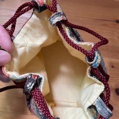 ちりめん生地　巾着の画像