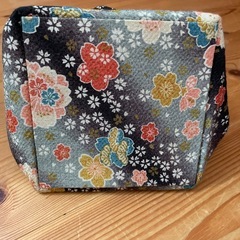 ちりめん生地　巾着の画像