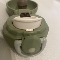 【お受け渡し者決定致しました】お値下げしました！中古品！サーモス　ステンレスボトル750mlカーキの画像