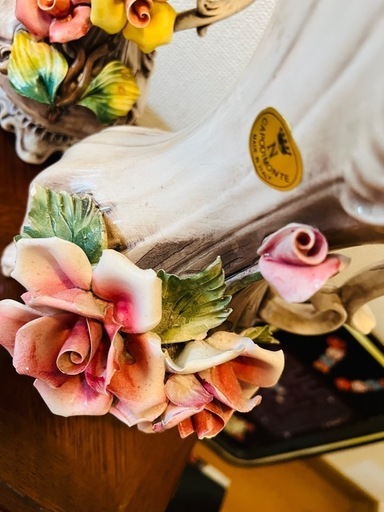 イタリア製カポディモンテの花瓶アンティーク