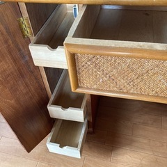 籐の鏡台　　　　
の画像