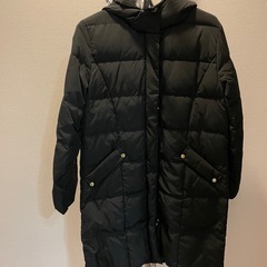 黒ダウンコート
