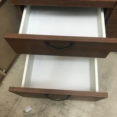 【ジャングルジャングル石津店】値下げしました！キッチンボード キッチン収納 幅89cm MOISS　女性が使いやすい 食器棚 レンジ台 北欧 ヴィンテージ キッチン収納棚 食器棚 キッチン 収納 キッチン収納 キッチンボード 北欧 レンジ台 レンジボード 食器 台所 コンセント付 キッチン ラック スライドチェスト 大容量 おしゃれ 一本型 クリーニング済 堺市 石津の画像