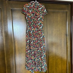 【決まりました】ZARA 花柄ワンピース