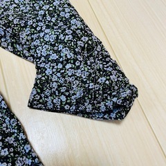【新品同様】レディース 花柄 ワンピース 可愛い　小花柄 パープル Mの画像