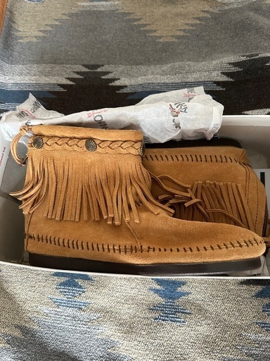MINNETONKA フリンジショートブーツ