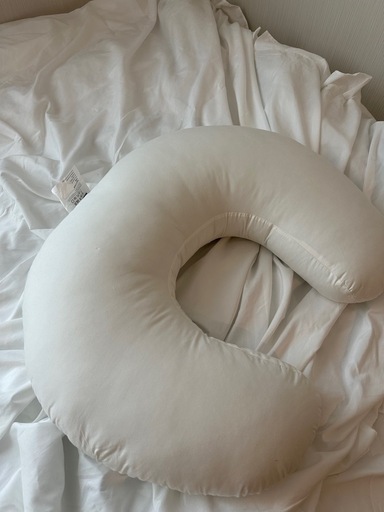 IKEAの授乳クッション(カバーなし)