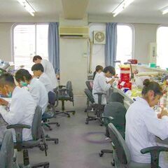 簡単な伝票入力のお手伝いを募集しています。創業30年の歯科技工所、一緒に働きましょう。の画像