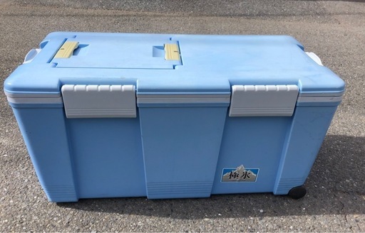 [完売]クーラーボックス 　52L