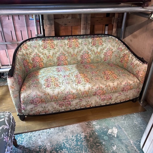 【SALE中⭐️】アンティーク　ソファ　鋲打ち　花柄　ビンテージ家具 店舗什器 ディスプレイ カフェ 古家具