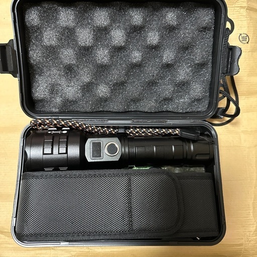 新品、爆光LED懐中電灯50000ルーメン