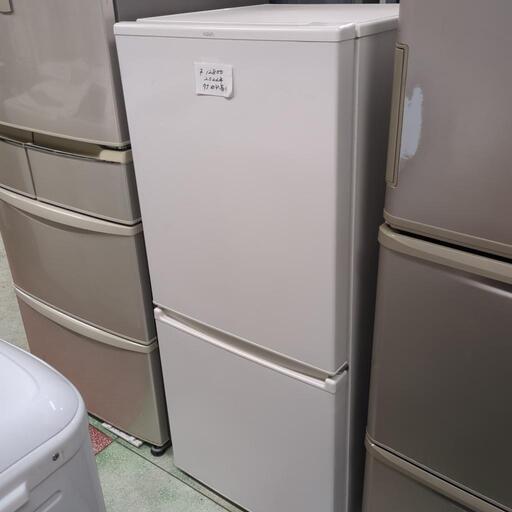 アクア　冷蔵庫　2022 タナ割れあり