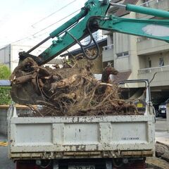 ２トン・３トン・４トン　ダンプ運転手募集！　日当　13,000円〜　手当ありの画像