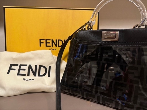 【新品】VIP専用品　定価49万円FENDI ミニピーカブ クリア 2019SS 限定店舗品