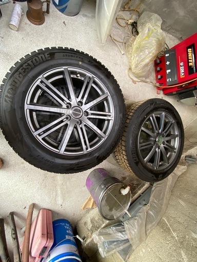 スタッドレス　18インチ　ブリヂストン