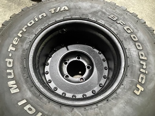 35×12.50R15タイヤ ホイールワンオフ？