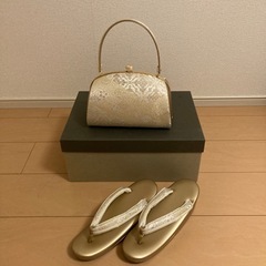 着物用バッグと草履の画像