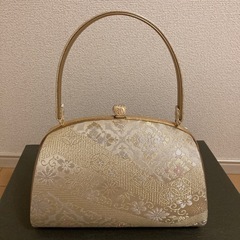 着物用バッグと草履の画像