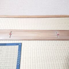 表面が竹製 短冊掛け　正面は樹脂カラス？で短冊は後ろから入れるタイプ　短冊が汚れにくいの画像
