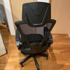 無料の机と椅子の画像