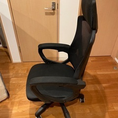 無料の机と椅子の画像