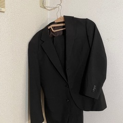 薄手のメンズスーツ　168の60キロくらいの人