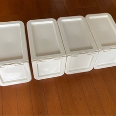 ❺ボックス　衣装ケース4個