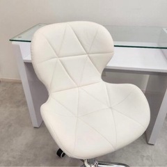白　オフィスチェア