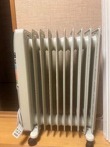 De'Longhi (デロンギ) オイルヒーター H771015EFSN-BK 電気ヒーター ゼロ風暖房 静音 乾燥しにくい 表面温度約80℃ 24時間タイマー 安全プラグ [10-13畳] [ホワイト×ブラック]