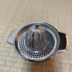 オレンジ、レモン絞り器
