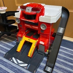 トミカ　ファイヤーステーション　変形　の画像
