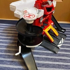 トミカ　ファイヤーステーション　変形　の画像