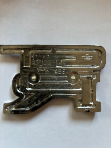 32スカイラインGTRエンブレム