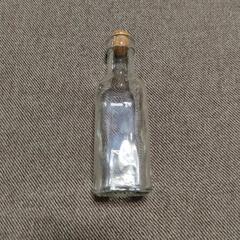 【無料】ガラス瓶  高さ16cm