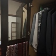 とても綺麗な収納　鏡つき　10月18日までの画像