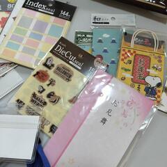 収納ケース&文房具もろもろの画像