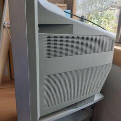 「28インチ ステレオ フラット ワイド テレビ（ C-28W30）」、PRODIA コンパクトデジタル地上チューナー付きの画像
