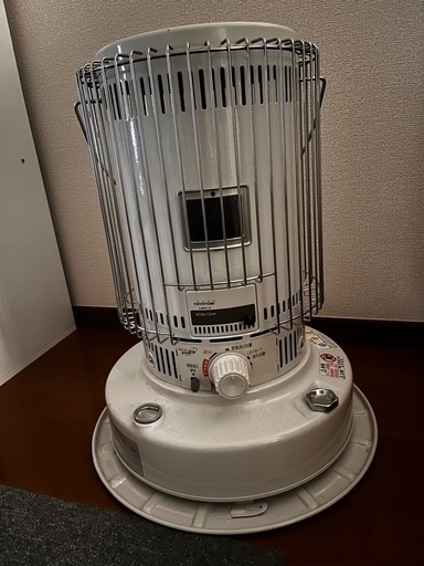 トヨトミ　灯油ストーブ　ホワイト